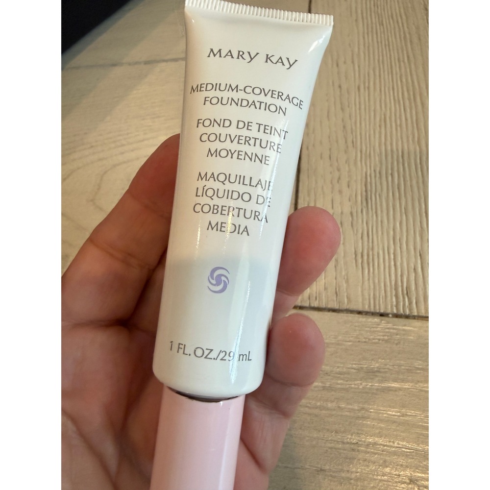 Mary Kay Medium-Coverage Foundation Bronze 708 Normal to Oily Skin 1 fl oz NWOB